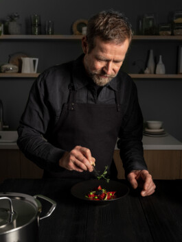 JOHN BRÖMSTRUP